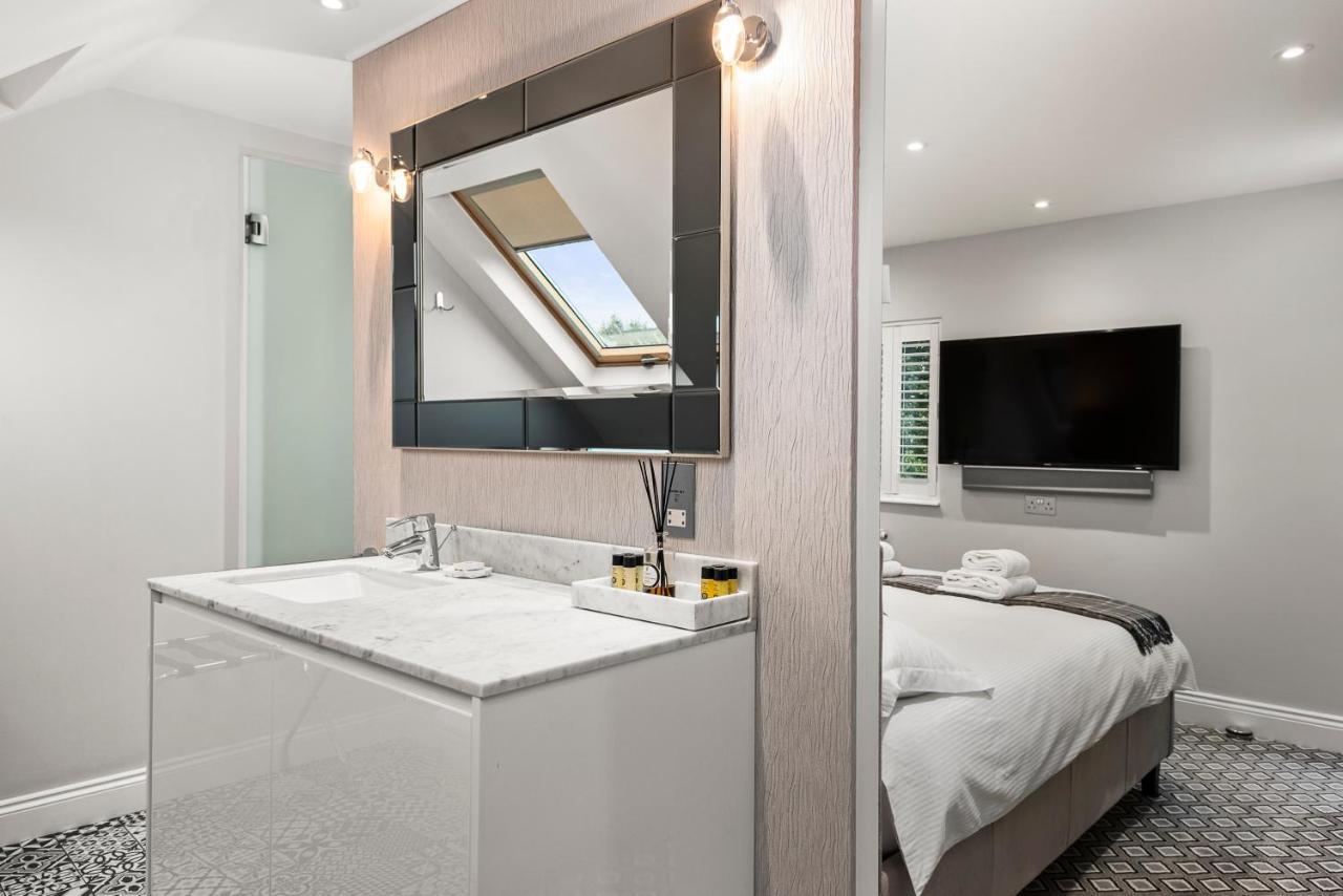 Windsorian Experience Apartment ภายนอก รูปภาพ