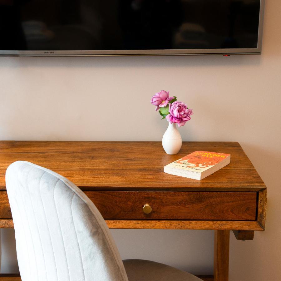 Windsorian Experience Apartment ภายนอก รูปภาพ